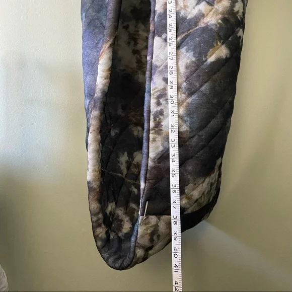 PLUSH CIRCLE SCARF - Picture 6 of 6